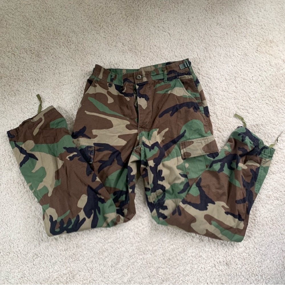 SOLD Adjustable Waist Camo Army Fatigue Pants 26”